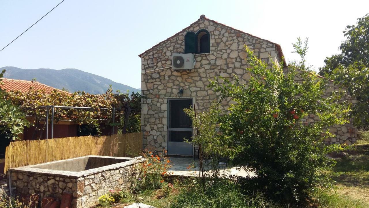 Villa The Stone House-Zacharatos Nikolaos Pouláta Exterior foto
