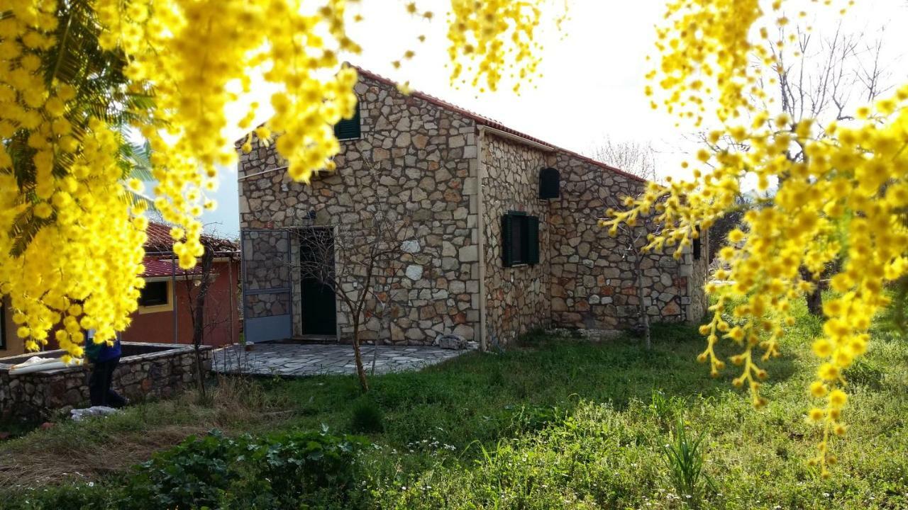 Villa The Stone House-Zacharatos Nikolaos Pouláta Exterior foto