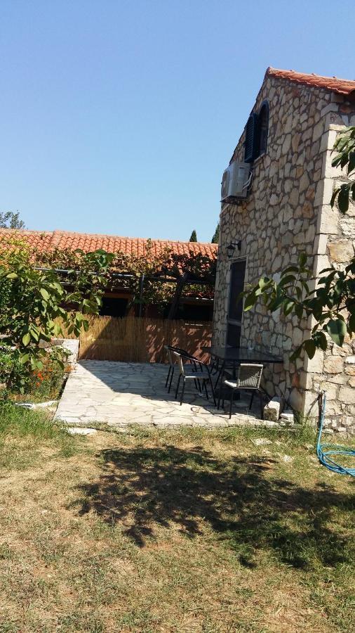 Villa The Stone House-Zacharatos Nikolaos Pouláta Exterior foto